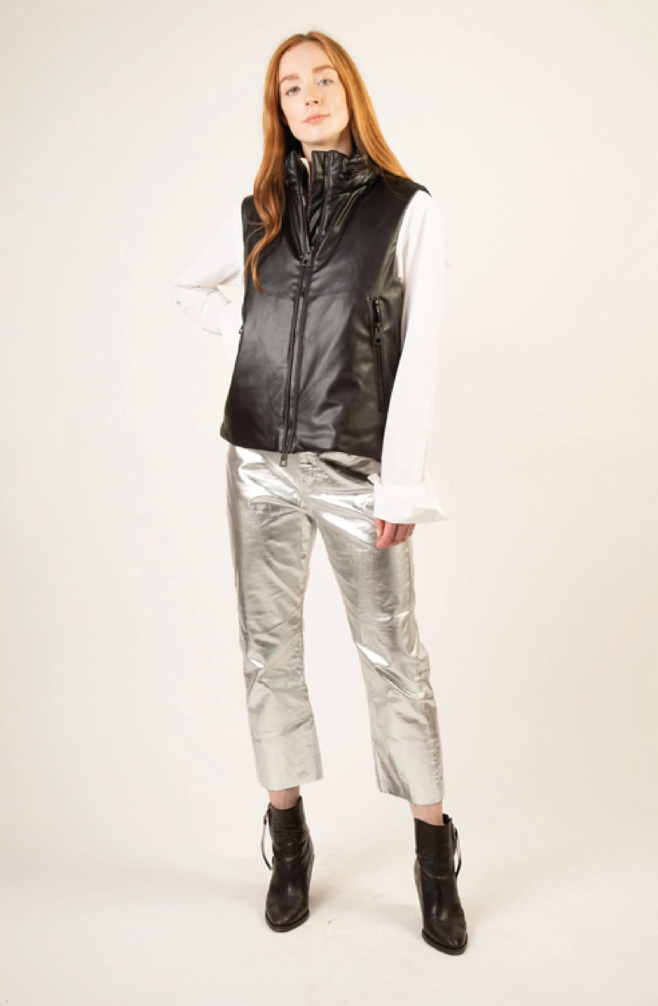 Black Sleeveless Puffer Jacket made of Recycled Vegan Leather by POWIS